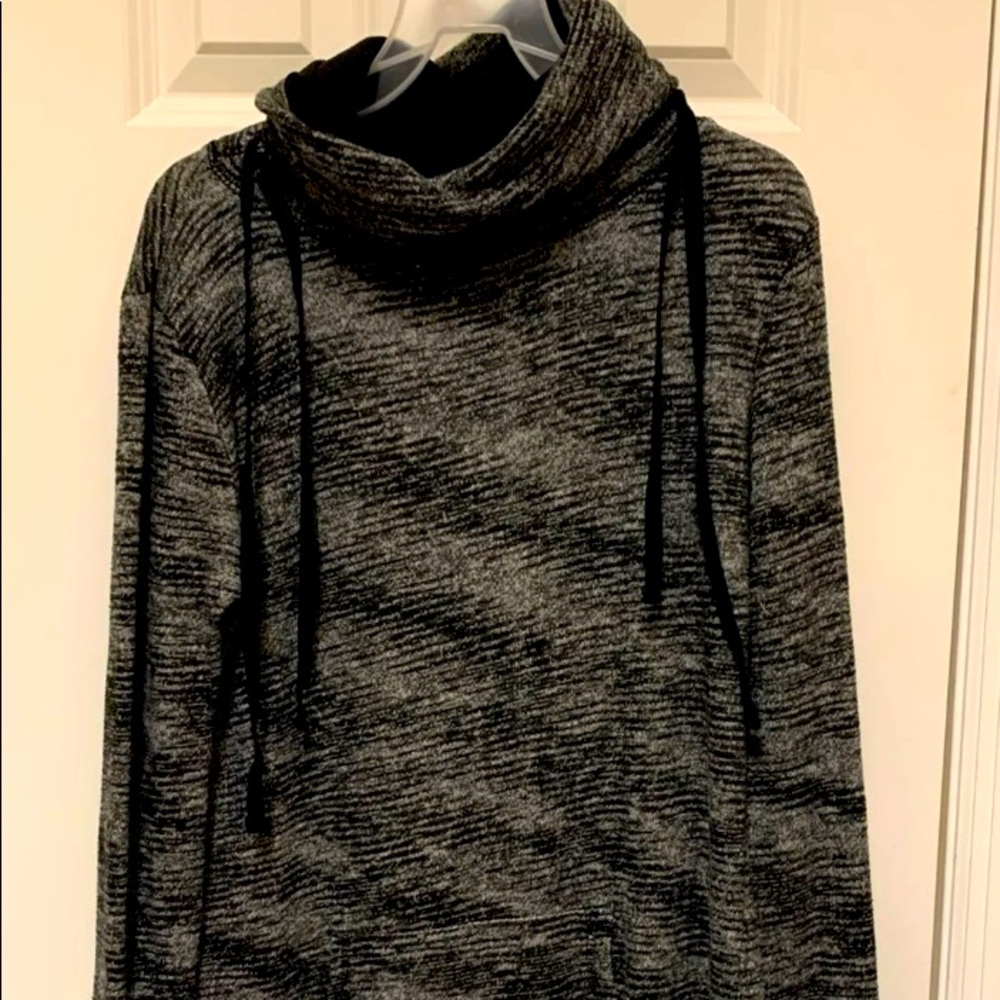Baku Women's Sports/Yoga Sweatshirt